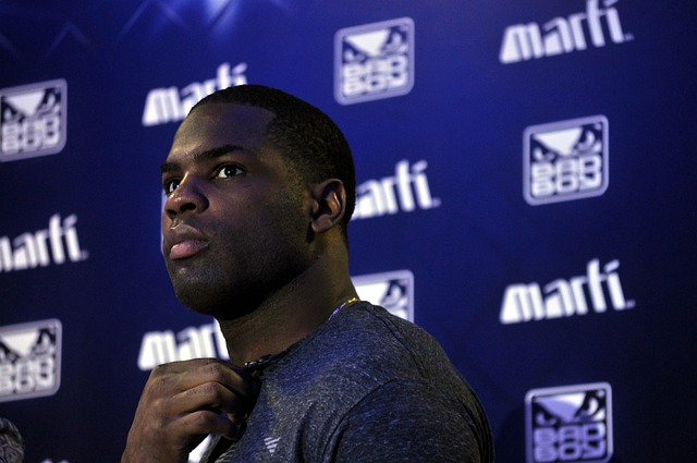 他们利用与 他们利用与